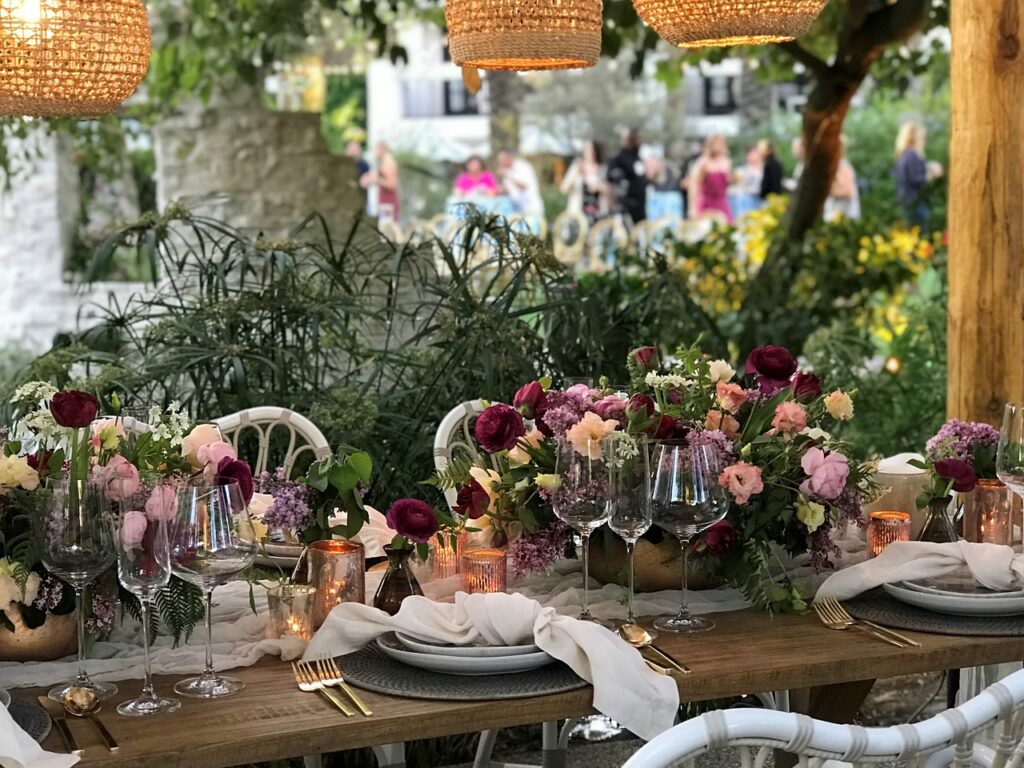 table, patio, flower-3374968.jpg